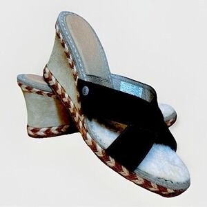 UGG Australia Wedge Sandals Women's 9 Suede Sheepskin Chocolate Brown Espadrille